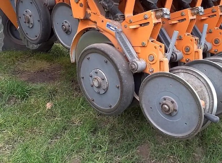 Sembradora Agrometal MXY II 5517, año 2016