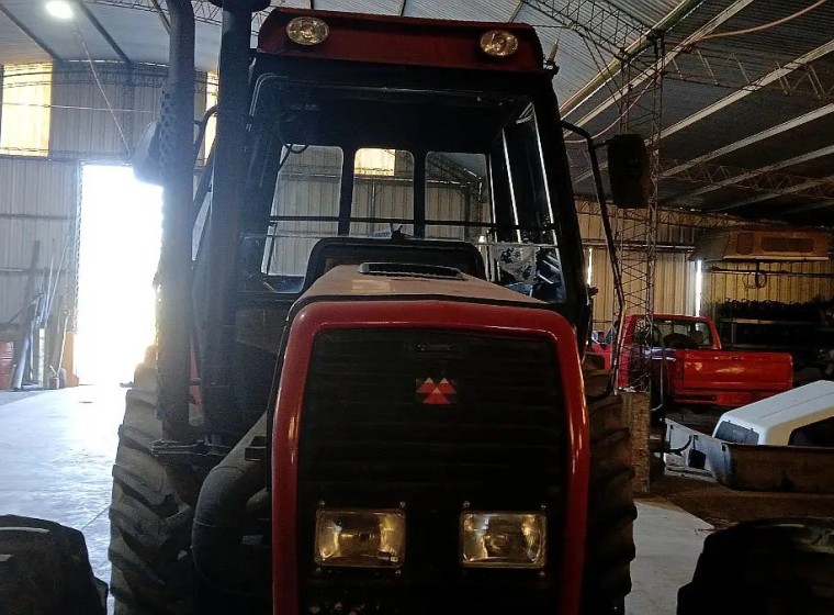 Tractor Massey Ferguson 630, año 2006