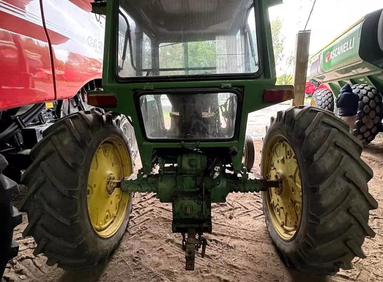 Tractor John Deere 2850, año 1