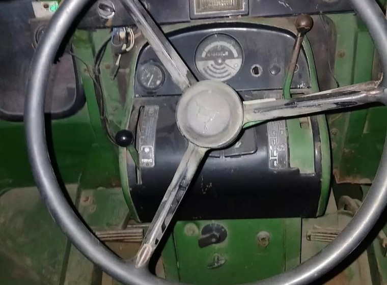 Tractor John Deere 3420, año 1976