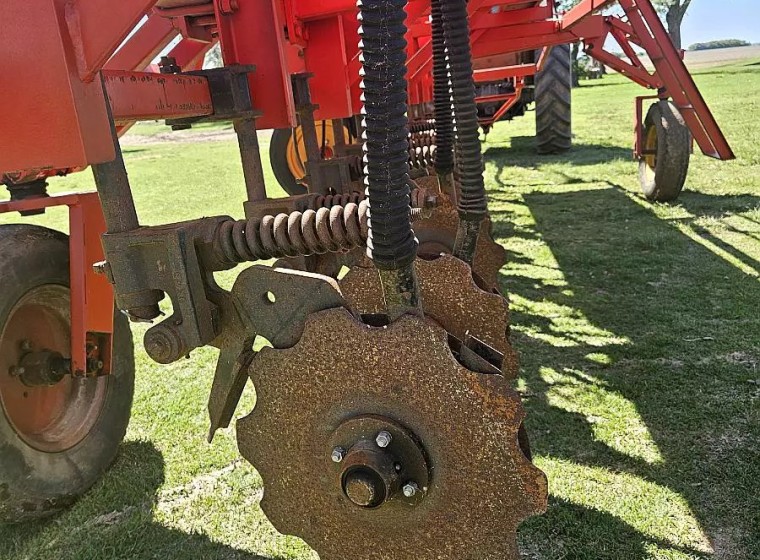 Fertilizadora Acepla 1352, año 2012