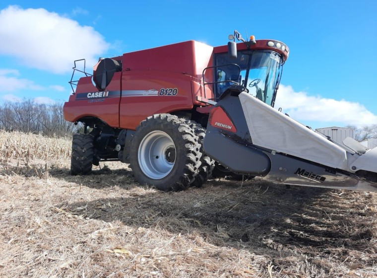 Cosechadora Case 8120, año 2013