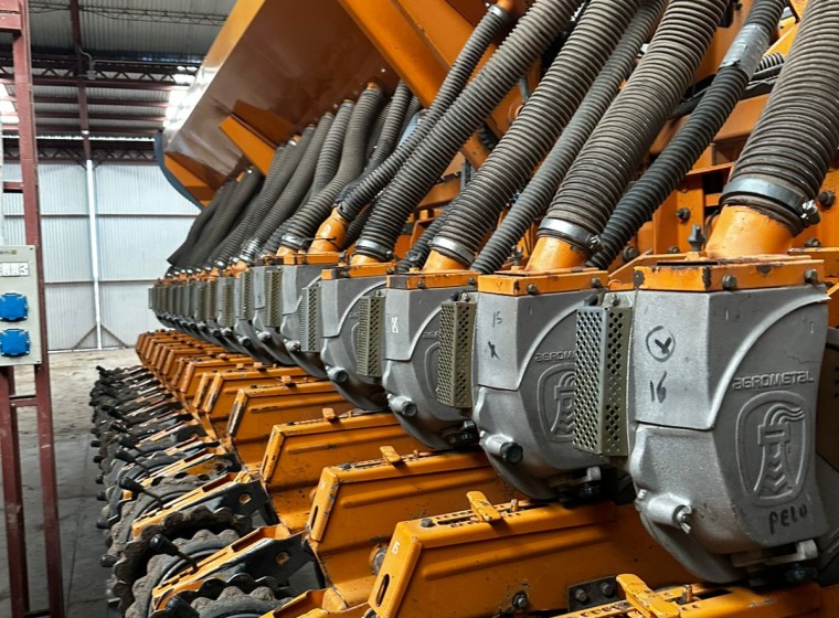 Sembradora Agrometal Pivot 23-35, año 2013