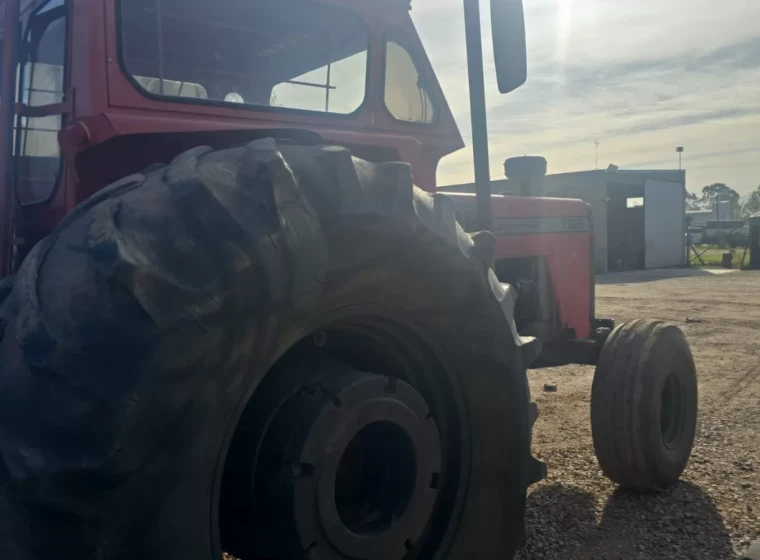 Tractor Massey Ferguson 1195 S, año 1990