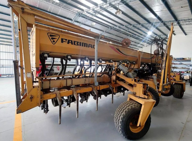 Sembradora Fabimag Multiplanter 1652, año 2014