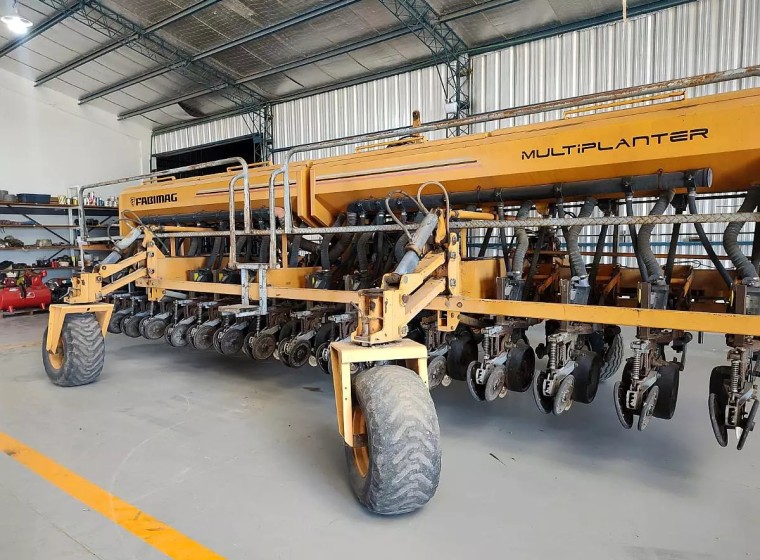 Sembradora Fabimag Multiplanter 1652, año 2014