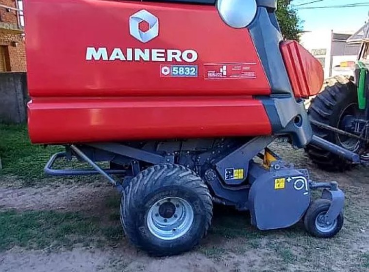 Rotoenfardadora Mainero 5832, año 2020