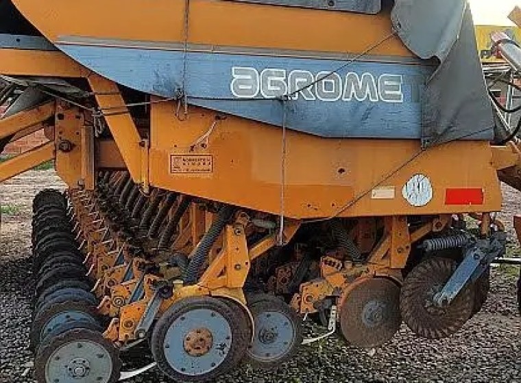 Sembradora Agrometal MXY 2717, año 1