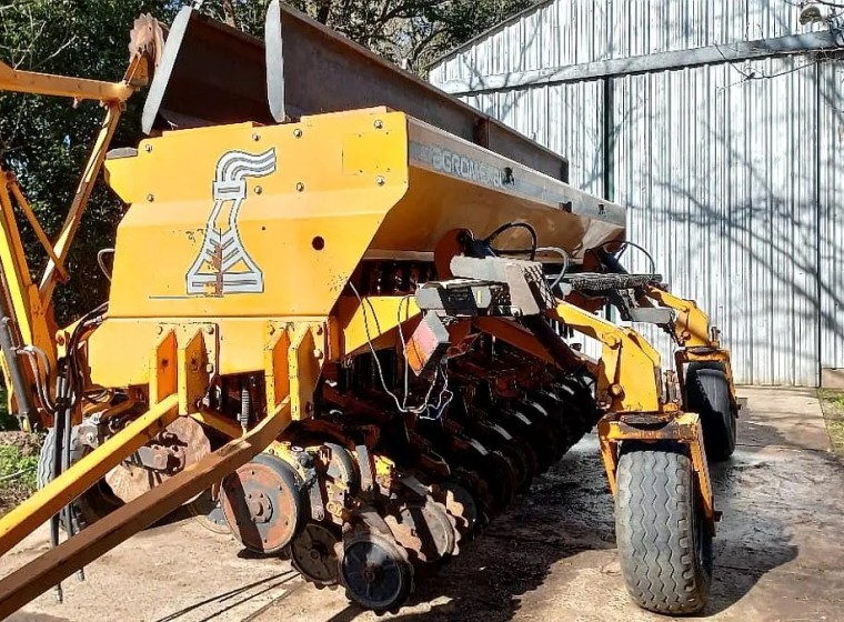 Sembradora Agrometal MX-23 2321, año 1
