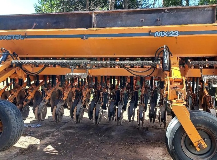 Sembradora Agrometal MX-23 2321, año 1