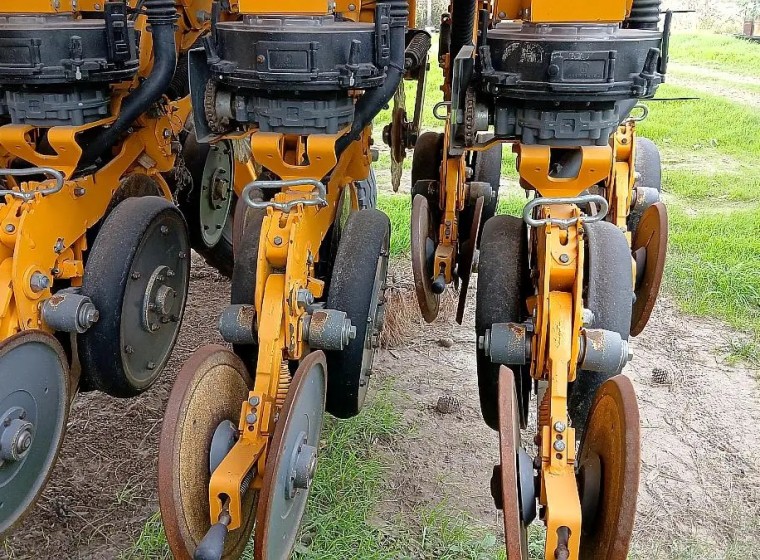 Sembradora Agrometal MX MAX 3321, año 2022
