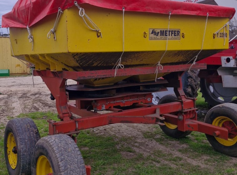Fertilizadora Mefter F 3200, año 1