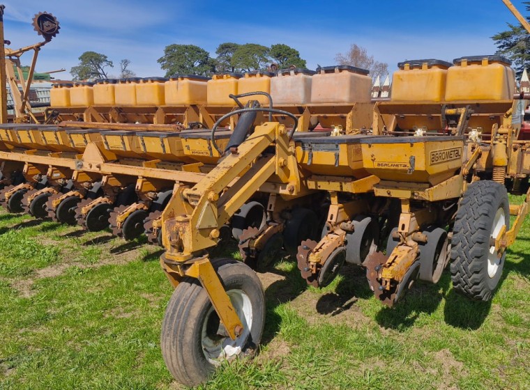 Sembradora Agrometal TX 1252, año 1998