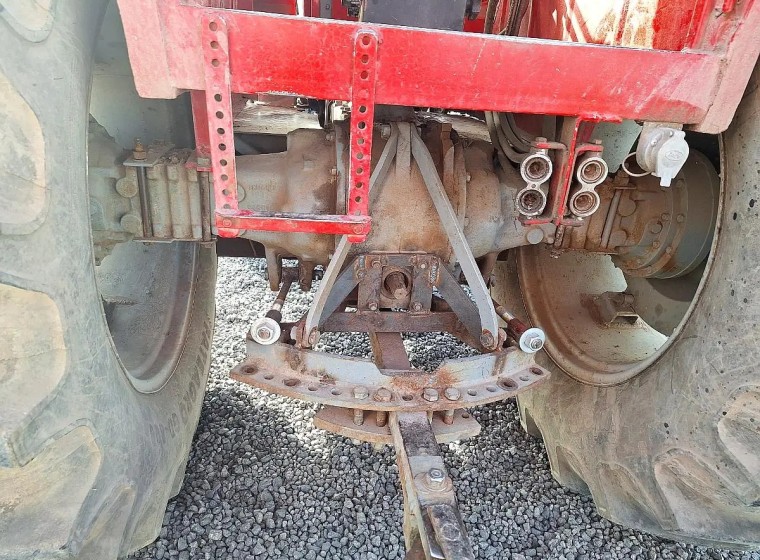 Tractor Massey Ferguson 1095, año 1