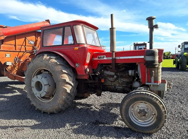 Tractor Massey Ferguson 1095, año 1