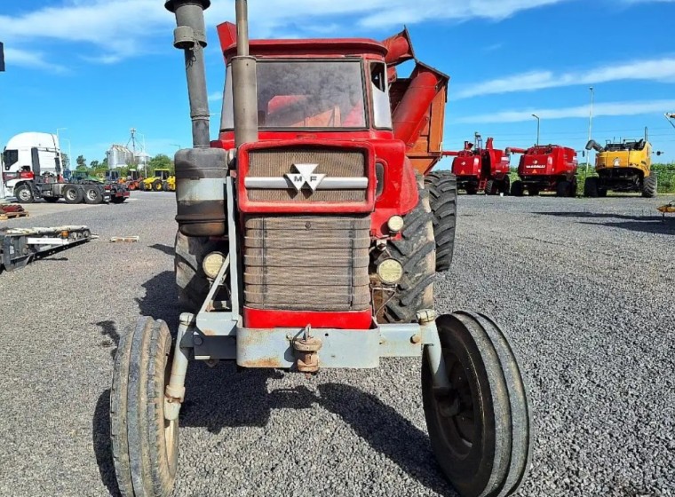 Tractor Massey Ferguson 1095, año 1