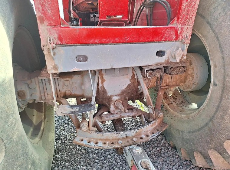 Tractor Massey Ferguson 1185, año 1