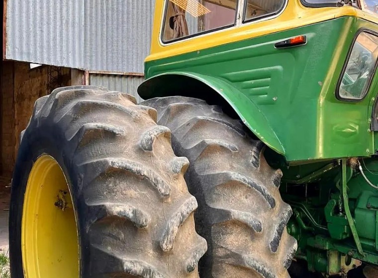 Tractor John Deere 3420 transformado a 4420, año 1974