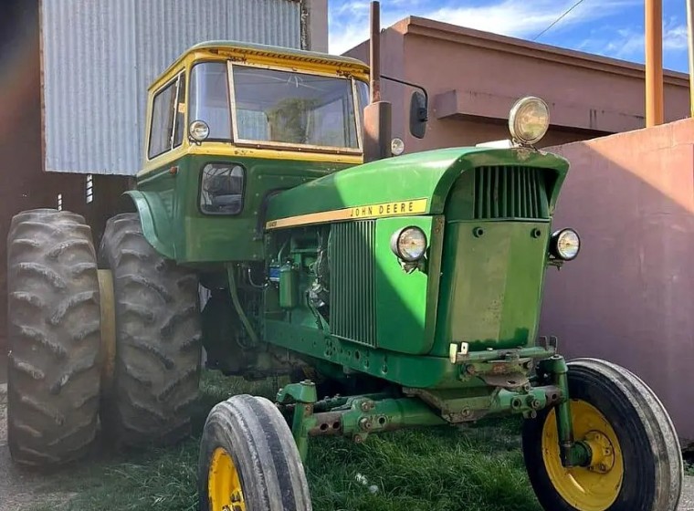 Tractor John Deere 3420 transformado a 4420, año 1974