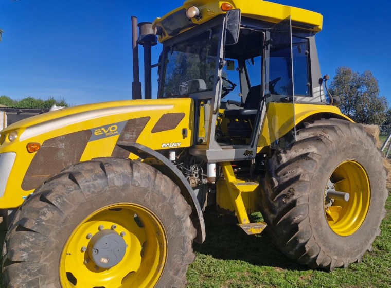 Tractor Pauny EVO 250, año 2013