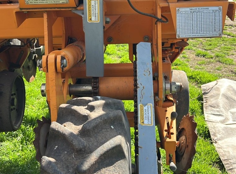 Sembradora Agrometal TX 1352, año 2014