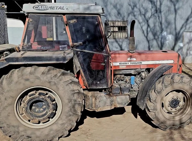 Tractor Massey Ferguson 297, año 2004