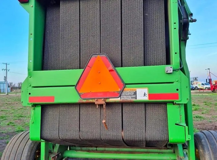 Rotoenfardadora John Deere 467, año 2010