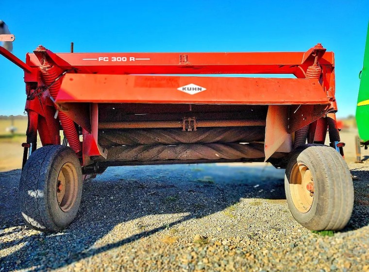 Segadora Kühn FC 300 R, año 1
