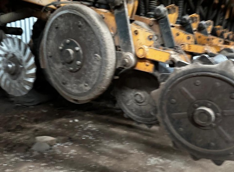 Sembradora Agrometal GXD 3321, año 1998