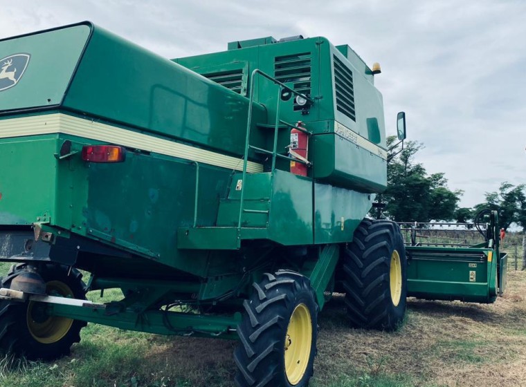 Cosechadora John Deere 1175, año 2000