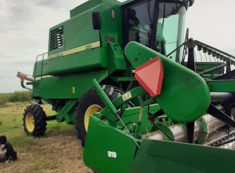 Cosechadora John Deere 1175, año 2000