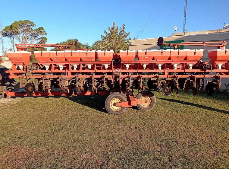 Sembradora Metar 1252, año 2012
