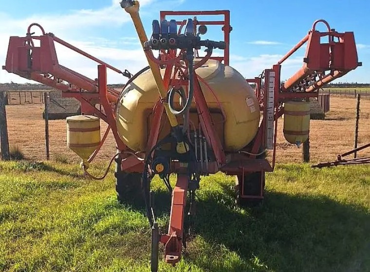 Pulverizadora Barbuy Master 2200, año 2010