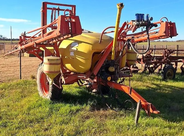Pulverizadora Barbuy Master 2200, año 2010