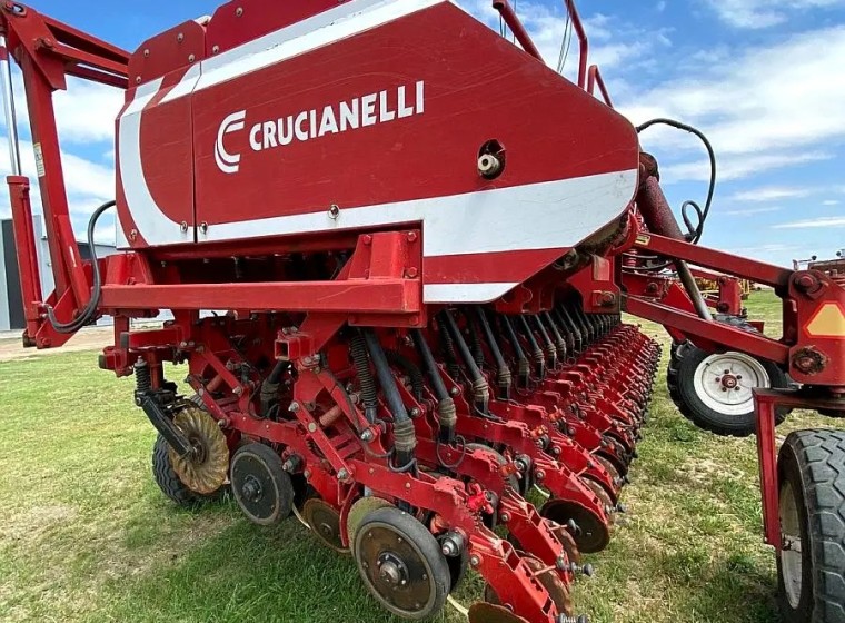 Sembradora Crucianelli Pionera 3917, año 2019