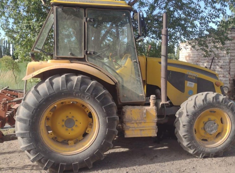 Tractor Pauny 180 A, año 2020
