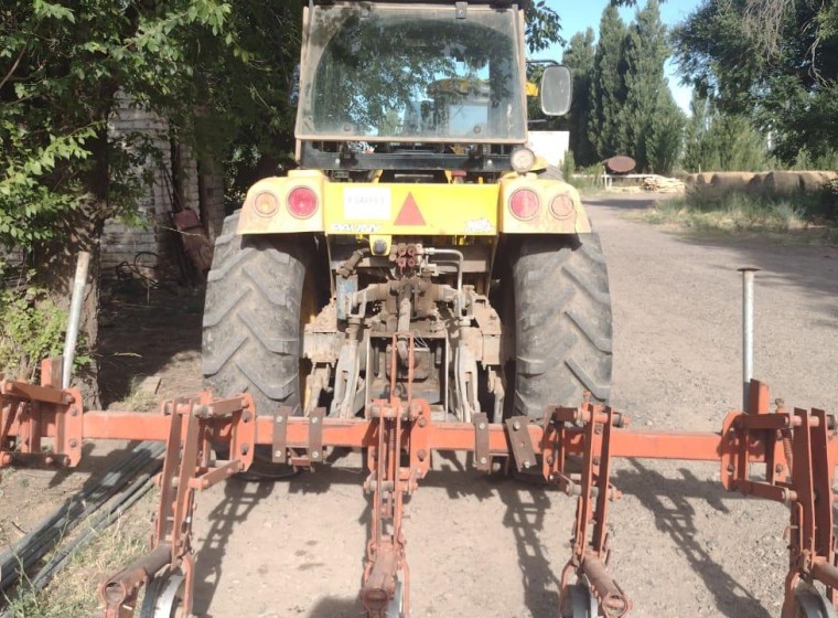 Tractor Pauny 180 A, año 2020