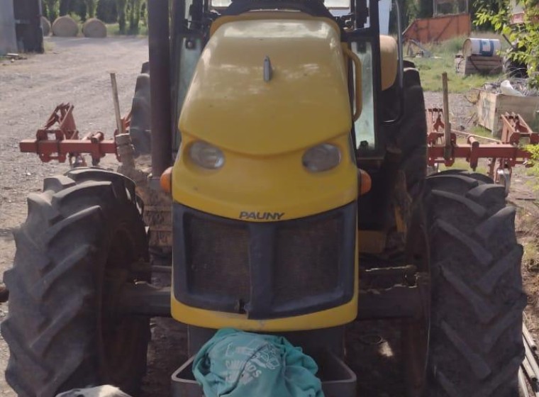 Tractor Pauny 180 A, año 2020