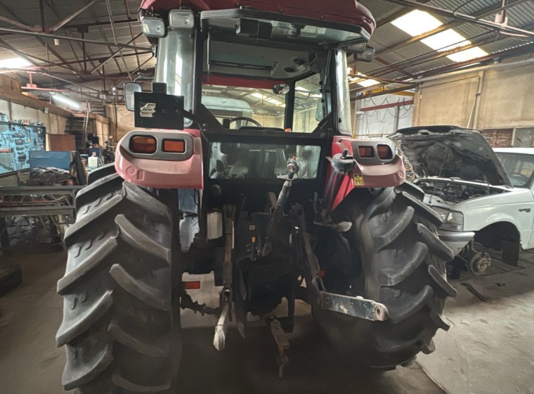 Tractor Case Farmall 110 JX, año 2017