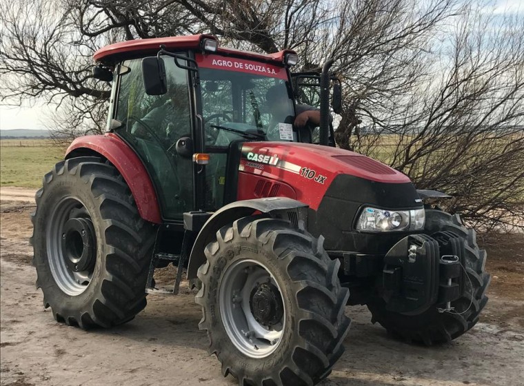 Tractor Case Farmall 110 JX, año 2017