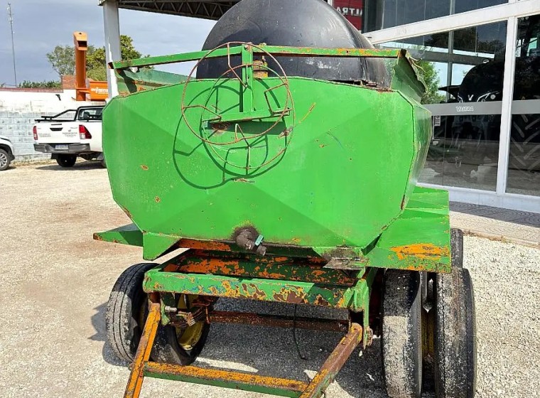 Acoplado Otras 2000 lts, año 1