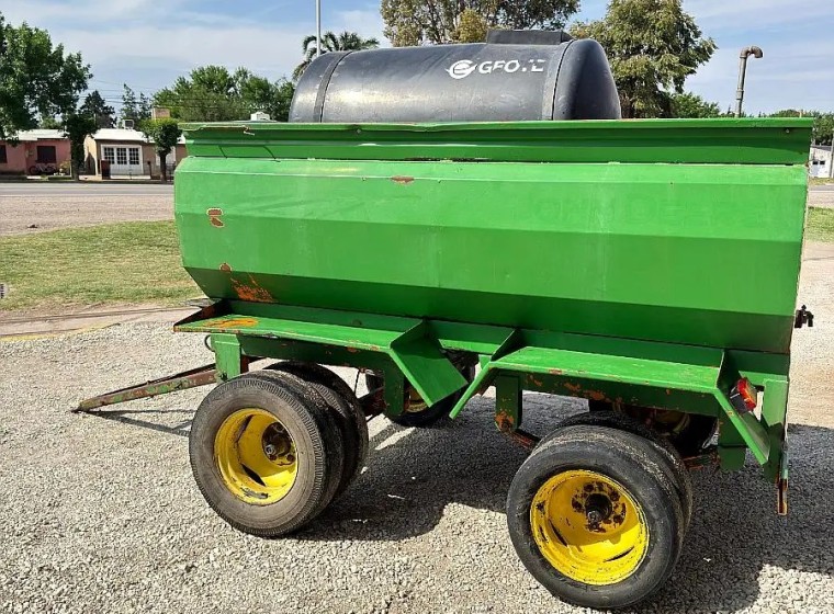 Acoplado Otras 2000 lts, año 1