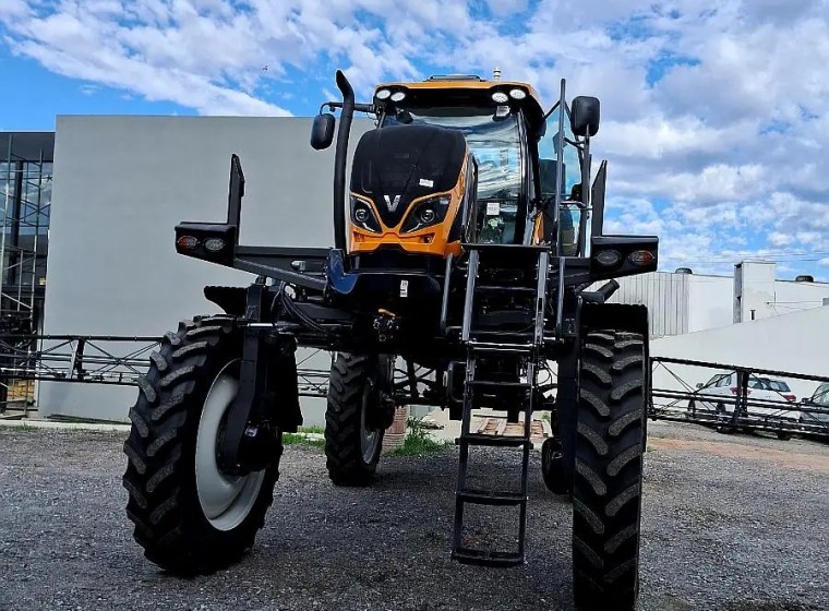 Pulverizadora Valtra R535, año 0