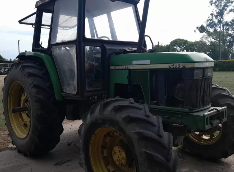 Tractor John Deere 6405, año 2003