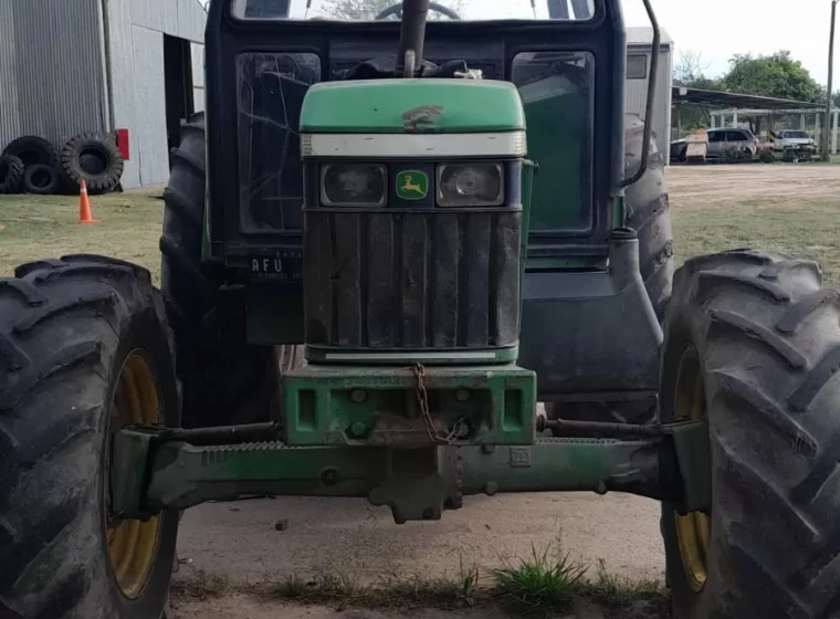 Tractor John Deere 6405, año 2003