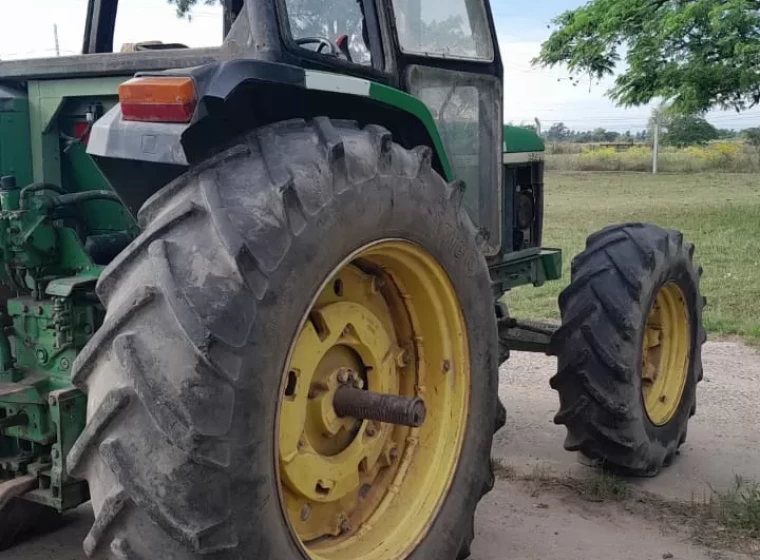 Tractor John Deere 6405, año 2003