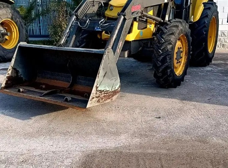 Tractor Pauny 210, año 2020