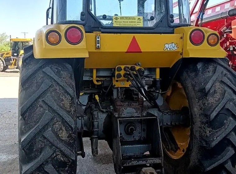 Tractor Pauny 210, año 2020