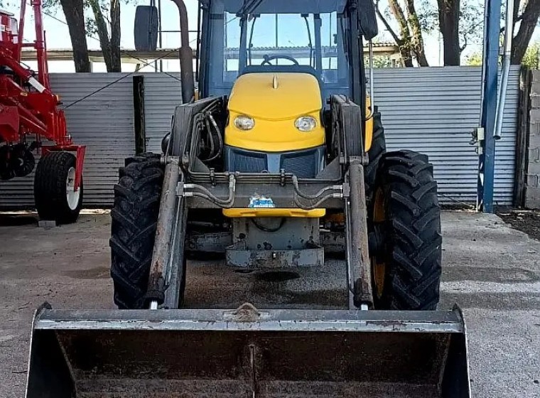 Tractor Pauny 210, año 2020