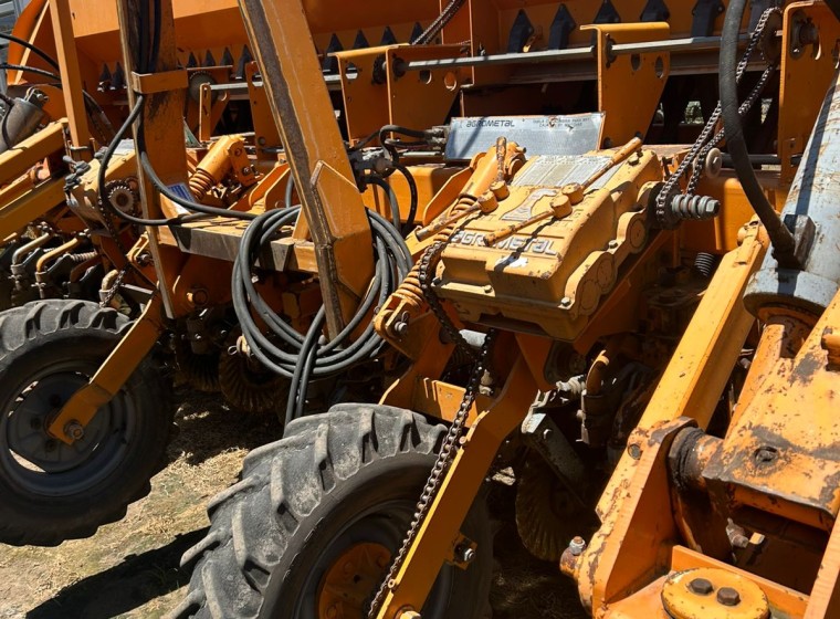 Sembradora Agrometal MXY 3717, año 2008